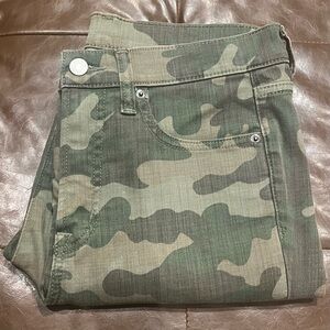 Gap camouflage jeans